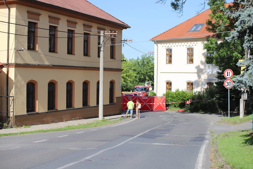 Tragická nehoda v Mírovicích u Prahy. Vyboural se motorkář, bohužel nepřežil. (7. srpen 2022)