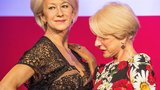 Sedmdesátnice Helen Mirren humor neztrácí: Kontrolovala prsa své voskové figuríně
