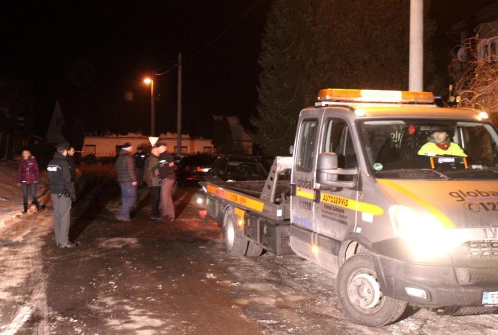 Auto, ve kterém vozil Otakar S. (†38) kamarádku ztracené Míši, (12) si odvezla policie.