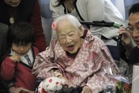 Život mi připadal krátký, řekla před smrtí nejstarší žena světa (117 let)