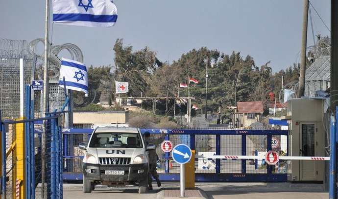 Mise OSN na Golanských výšinách střeží i hraniční přechody mezi Izraelem a Sýrií