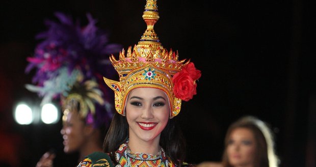 Moderátor soutěže během finále Miss Thajsko vyzval, aby se propána pořádně najedla