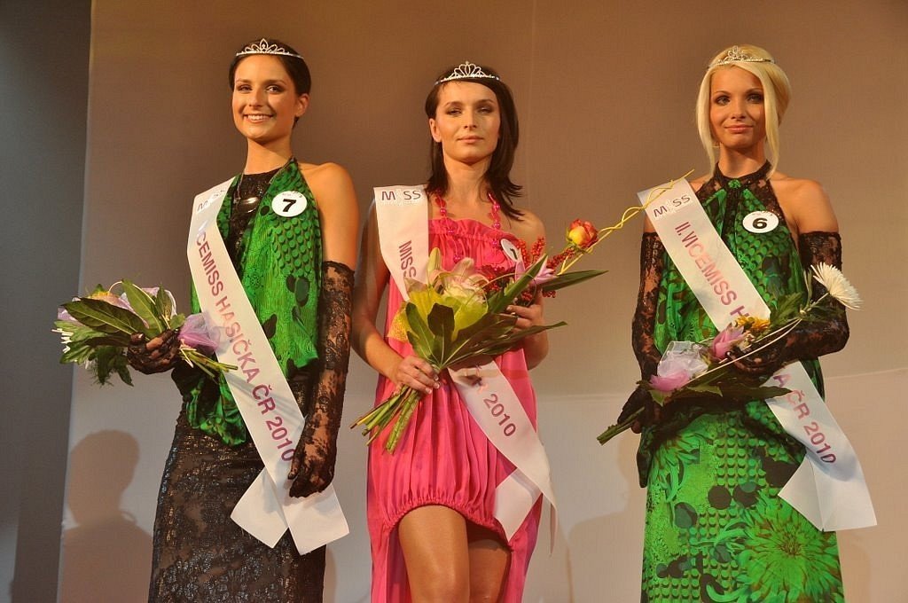 Jana Peroutková jako Miss hasička 2010