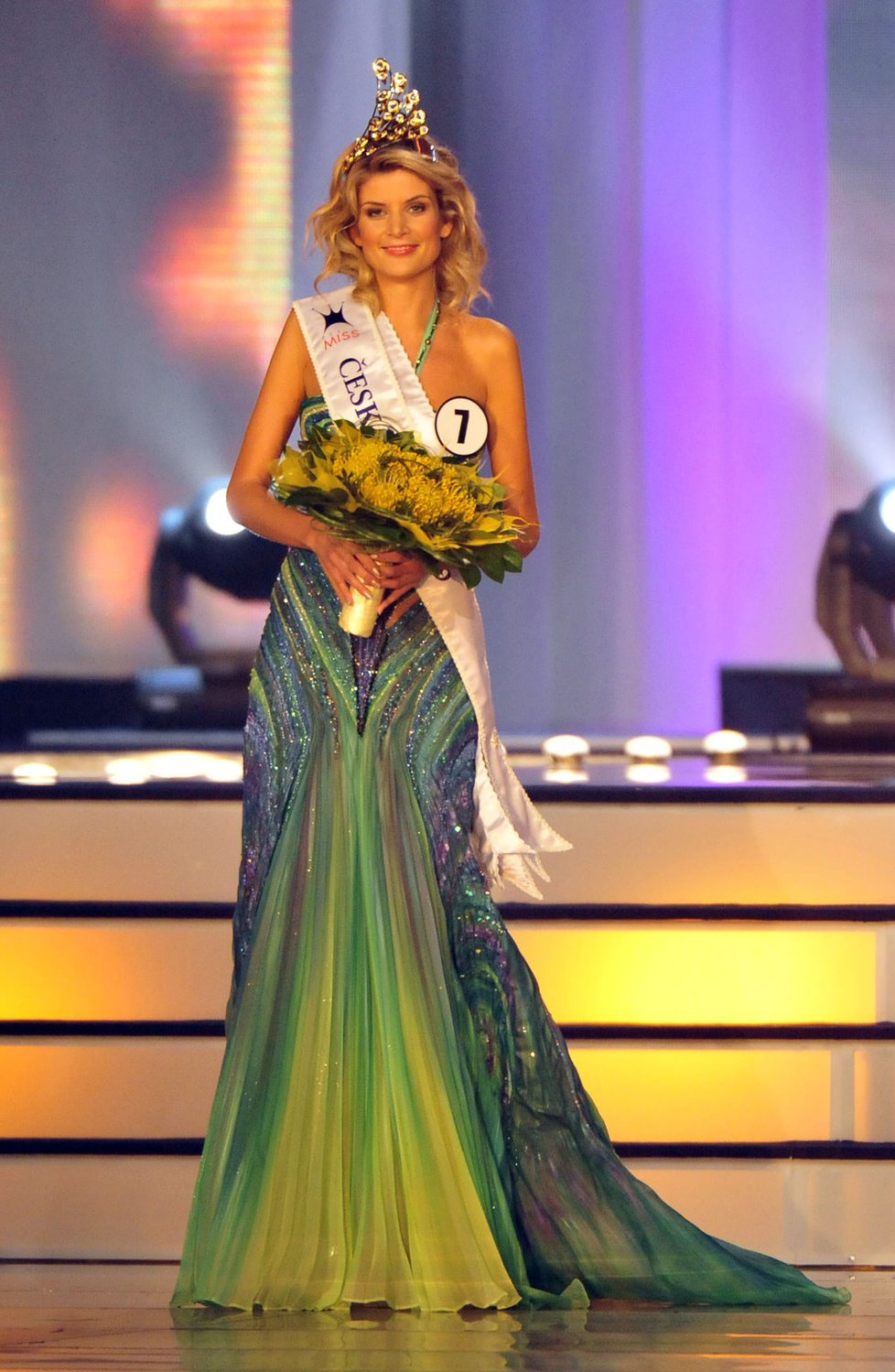 Píše se rok 2009 a Iveta Lutovská se stává vítězkou soutěže Česká Miss.