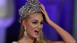 Miss Earth Fajksovou vykopli z letiště: Skončila na lavičce v parku!