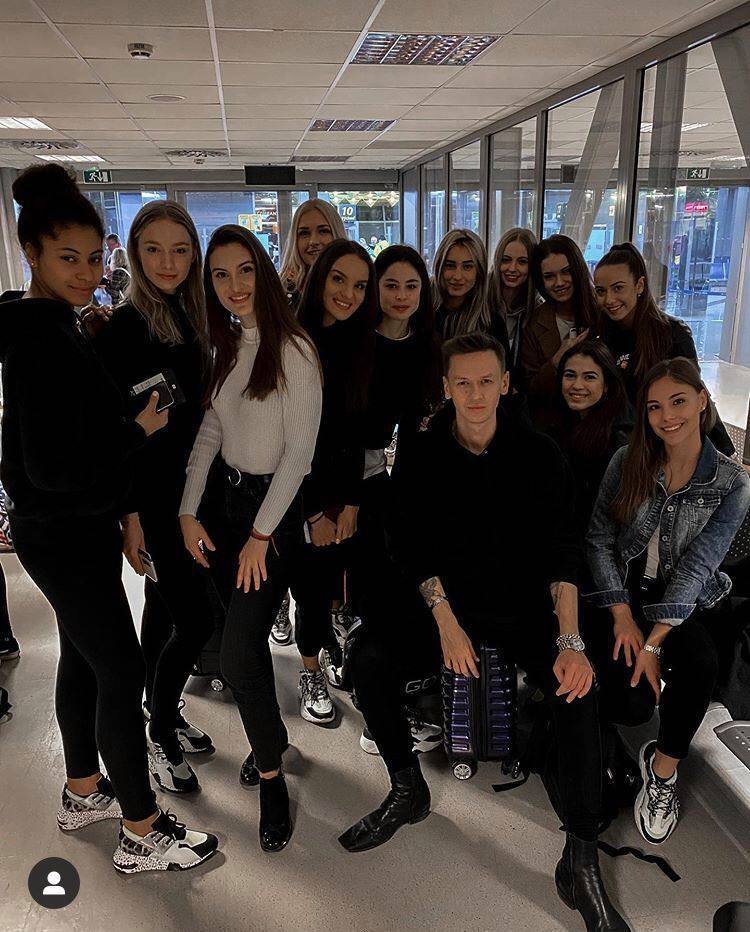 Michael Kováčik s finalistkami Miss Slovensko 2020