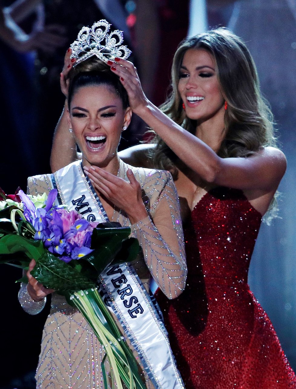 Miss Universe 2017 Demi-Leigh Nel-Peters z Jihoafrické republiky