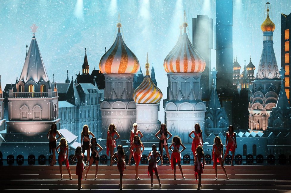 Scéna finálového večera Miss Universe v Moskvě