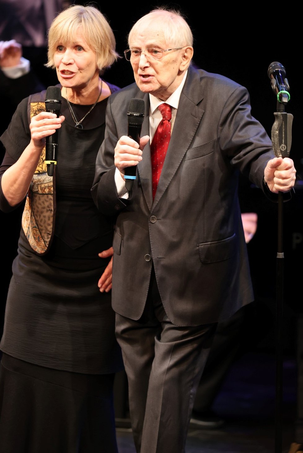 Jiří Suchý a Jitka Molavcová získali cenu za celoživotní přínos showbyznysu.