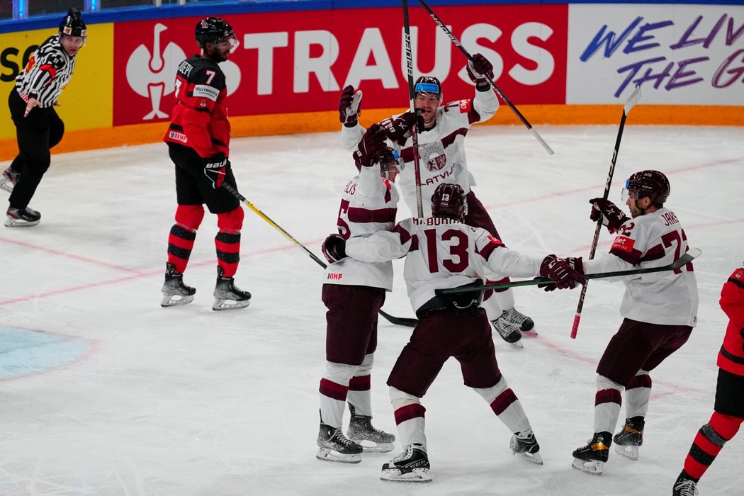 Dans Ločmelis otevřel skóre semifinálového duelu mezi Lotyšskem a Kanadou