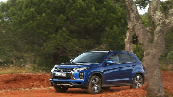 Mitsubishi ASX po dalším faceliftu odhaluje české ceny. Pořídíte ho výhradně s dvoulitrem