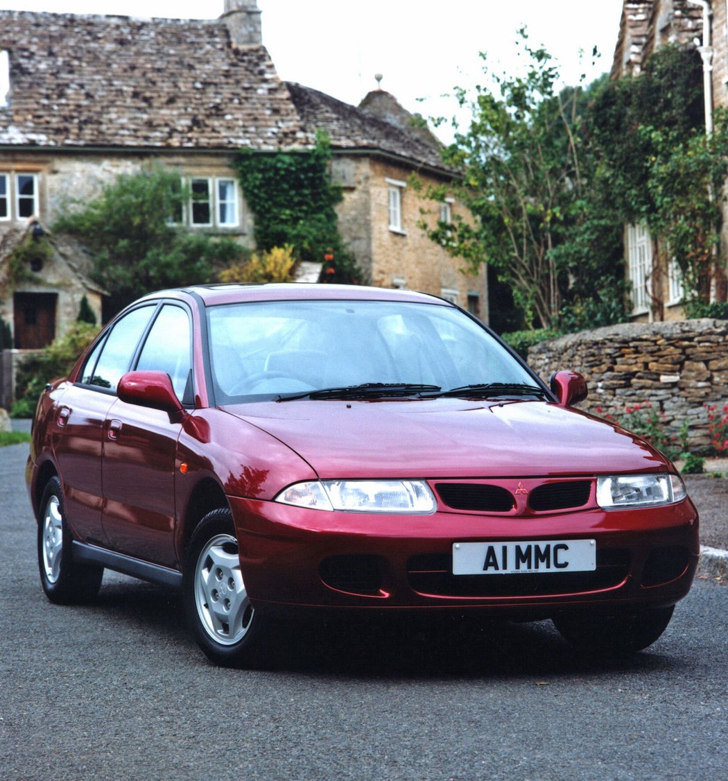 Mitsubishi Carisma 5-door (1995–1999)