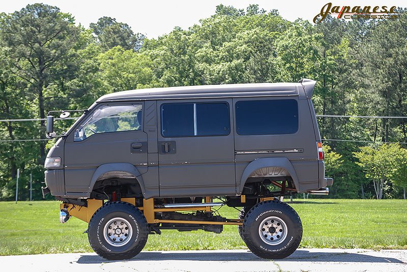 Mitsubishi Delica