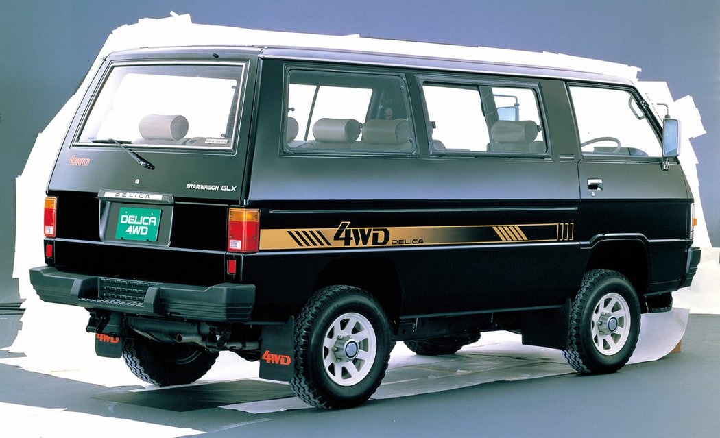 Mitsubishi Delica Star Wagon 4WD (1982–1985)