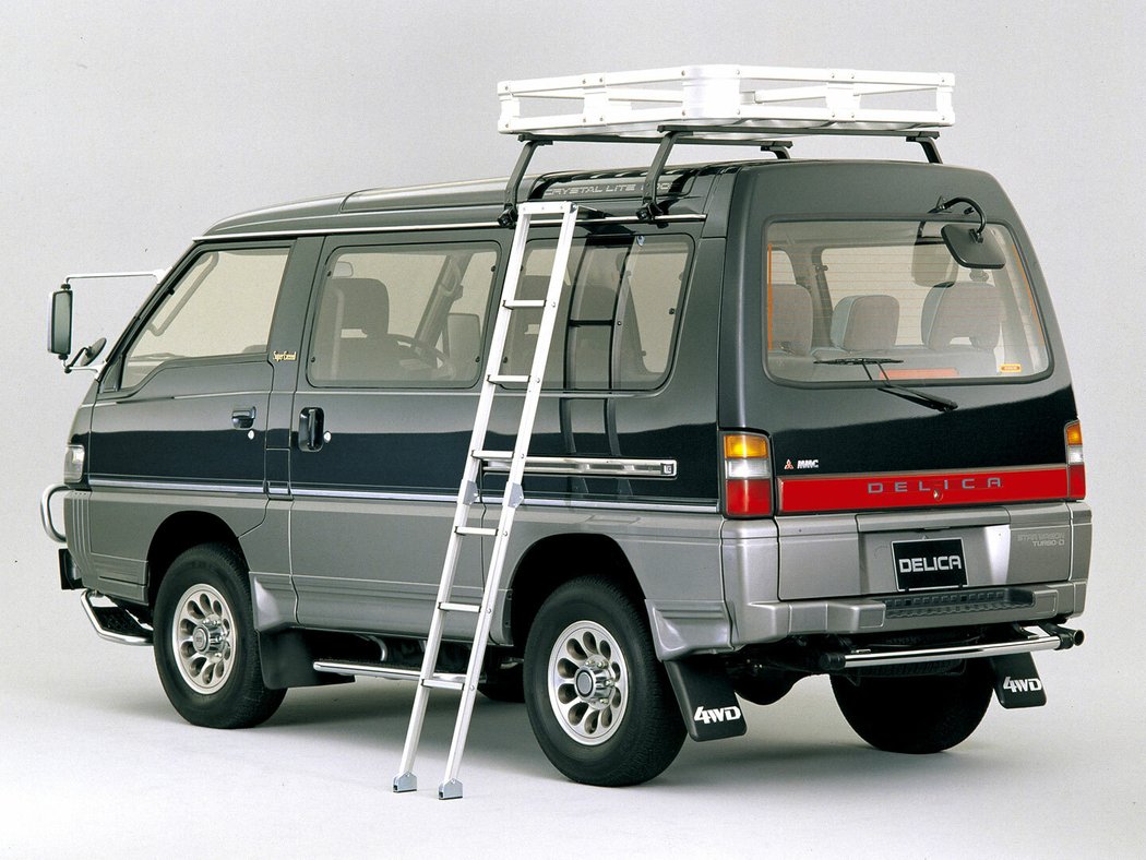 Mitsubishi Delica Star Wagon Super Exceed 4WD (1993–1994)