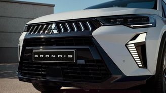 Mitsubishi Grandis Mitsubishi Grandis