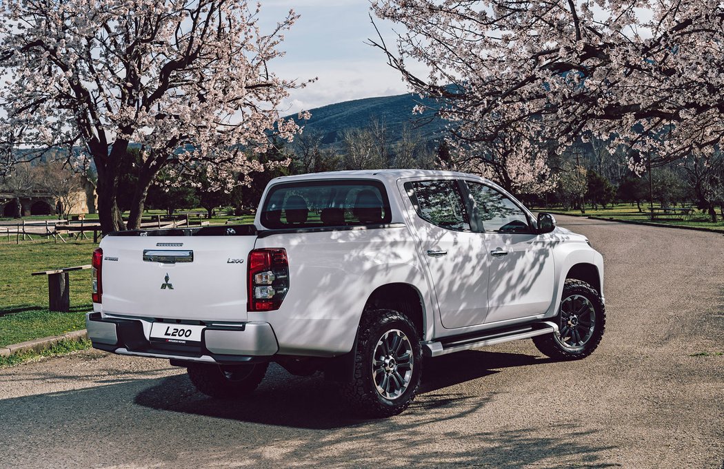 Mitsubishi L200 Double Cab