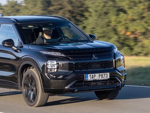 TEST Mitsubishi Outlander PHEV – Luxus a 306 koní bez hučení
