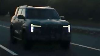 Mitsubishi láká na nový model. Zřejmě se vrací legendární Pajero Mitsubishi láká na nový model. Zřejmě se vrací legendární Pajero