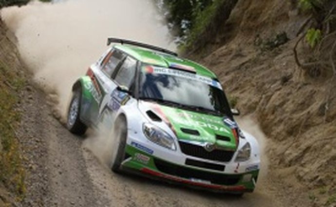 IRC Rally Azorské ostrovy 2011 – Po dvou etapách se o vítězství přetahují Fabie S2000