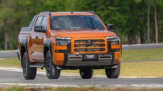 Mitsubishi L200 se vrací do Evropy. Nechá si dieselový motor i schopnou čtyřkolku Mitsubishi L200 se vrací do Evropy. Nechá si dieselový motor i schopnou čtyřkolku