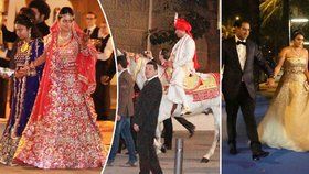 Nevěsta se ženichem se brali v tradičním indickém oděvu. Na slavnost se pak převlékli