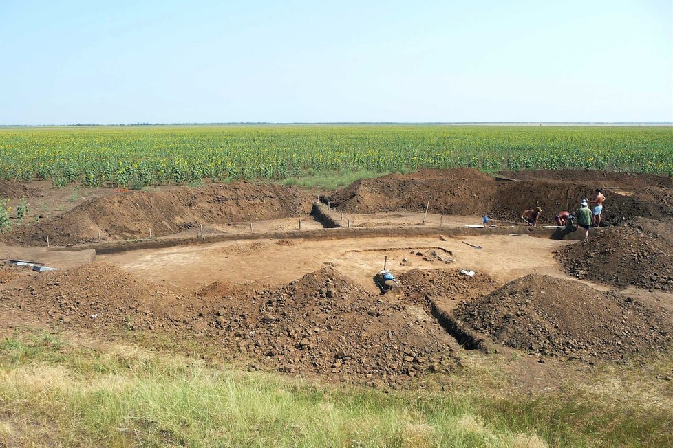 Archeologické práce organizace My-Mius front jsou vedeny s vědeckou důkladností