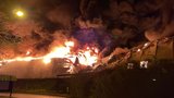 Obří požár v Mladé Boleslavi: Hasiči ho zlikvidovali. Odhadovaná škoda je přes miliardu!