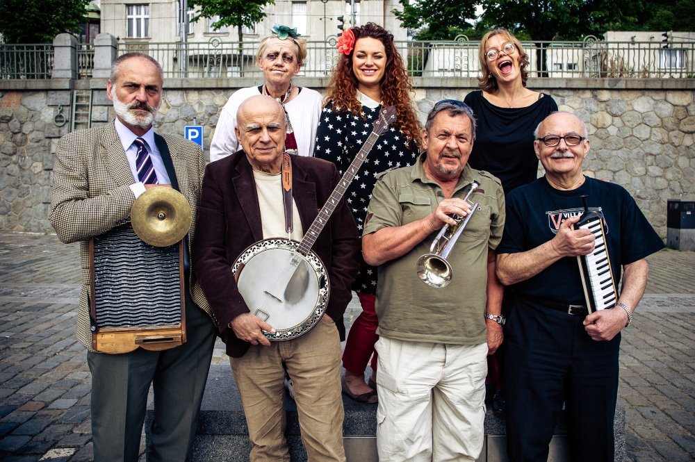 2016 - Banjo Band dnes hraje v sestavě: Vítězslav Marek – trubka, kytara, banjo, Zdeněk Kalhous – klavír, Jan Mrázek – valcha, altbanjo, zpěv a Ivan Mládek – banjo, zpěv. 