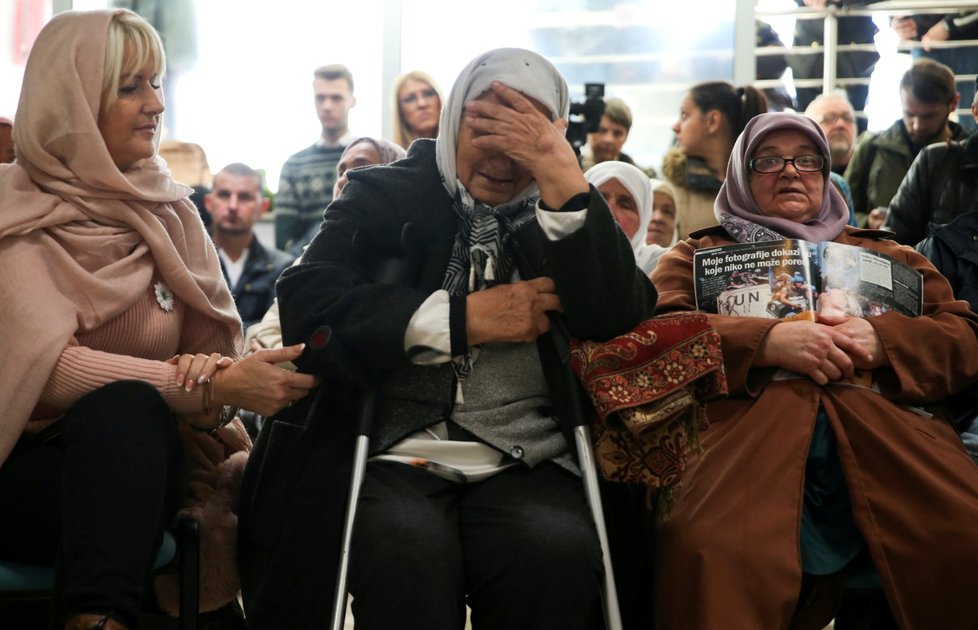 Lidé reagující na Mladičův rozsudek