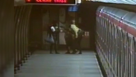 Nezletilý mladík (14) byl tak namol, že z metra odešel "po čtyřech. Měl v sobě 3,5 promile. Skončil v nemocnici na dětském oddělení