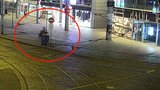 VIDEO: Opilý mladík na skútru vjel do zákazu, přitom telefonoval. Nadýchal skoro dvě promile