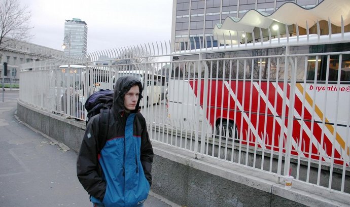 Mladý muž v ulicích irského Dublinu, ilustrační foto