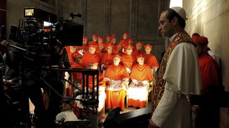 Mladý papež: Nový televizní seriál z dílny HBO je dechberoucí! Stejně jako Jude Law v titulní roli 