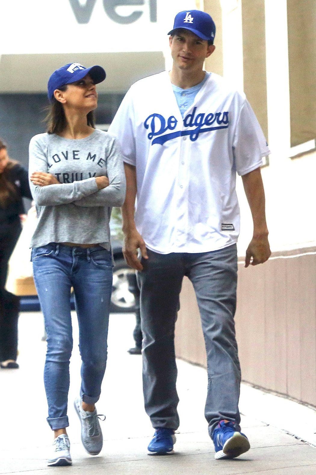 Herecký pár Mila Kunis a Ashton Kutcher fandí Dodgers