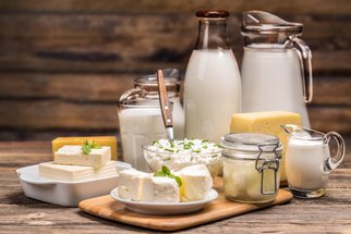 Ušetřete a vyrobte si doma pochoutky z mléka. S našimi tipy hravě zvládnete sýry, jogurty i tvarohové mňamky