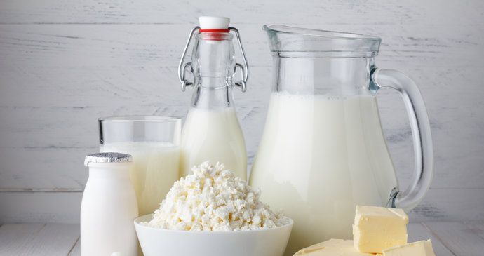 Mléčné výrobky a hubnutí: Jezte tvaroh, zapomeňte na ochucená mléka