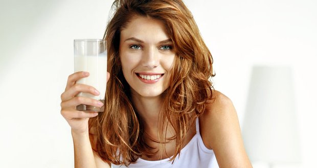Mléko je bohatým zdrojem bílkovin, jodu, vitamínů D a A i B a samozřejmě vápníku.