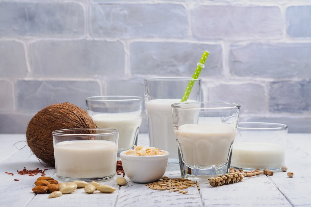Mléko můžete použít klasické kravské nebo rostlinné, například mandlové