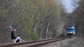Prokletá trať: V Mlékojedech srazil vlak dalšího mladého člověka.