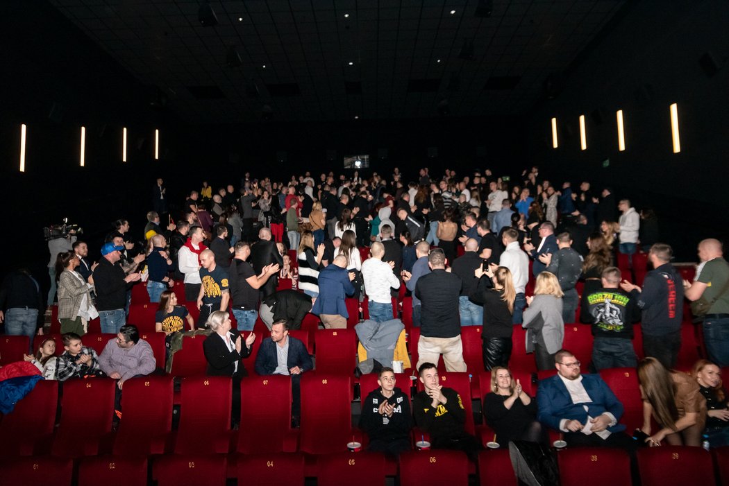 Takto proběhla slavnostní premiéra dokumentárního filmu Attila na Slovensku.