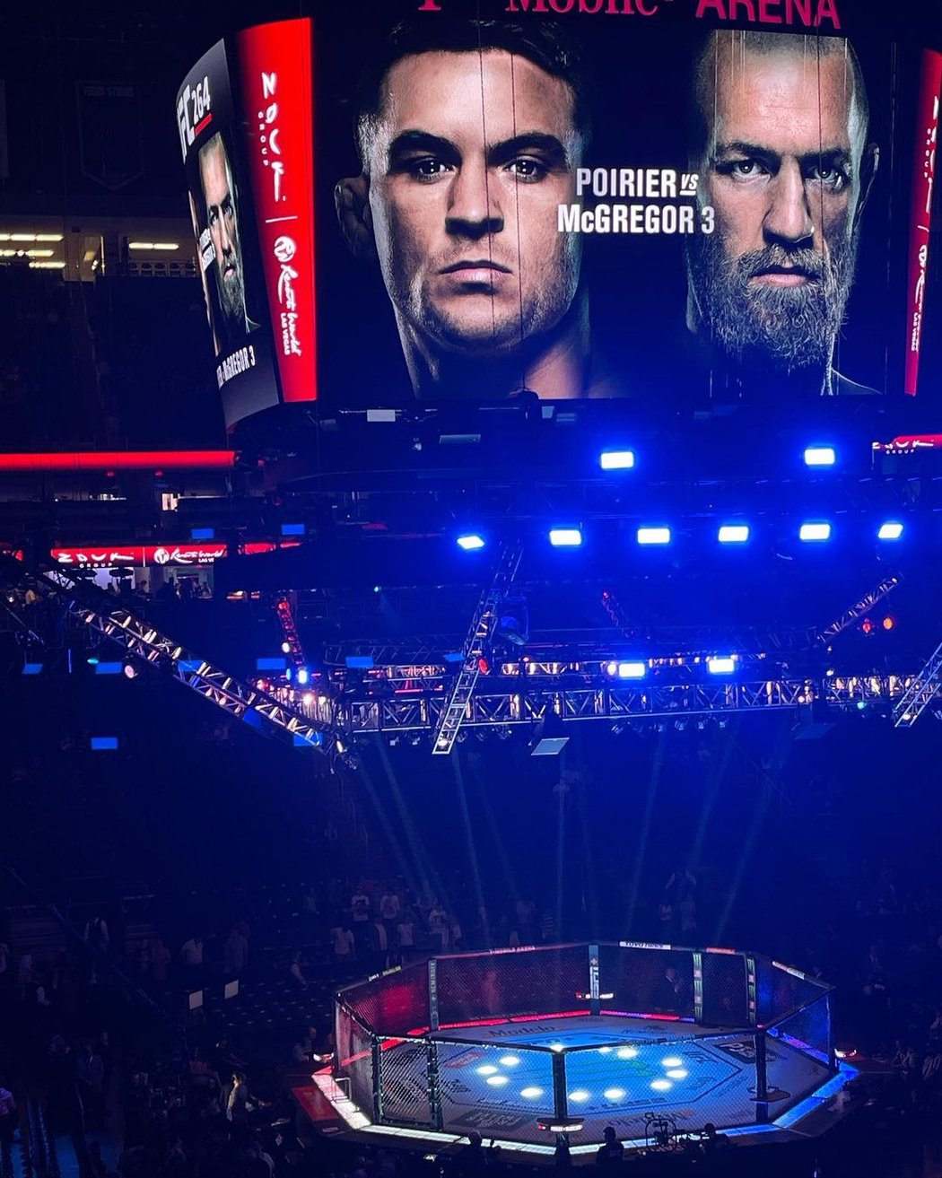 V T-Mobile Areně v Las Vegas začal turnaj UFC 264, který vyvrcholí bitvou Poirier vs. McGregor 3