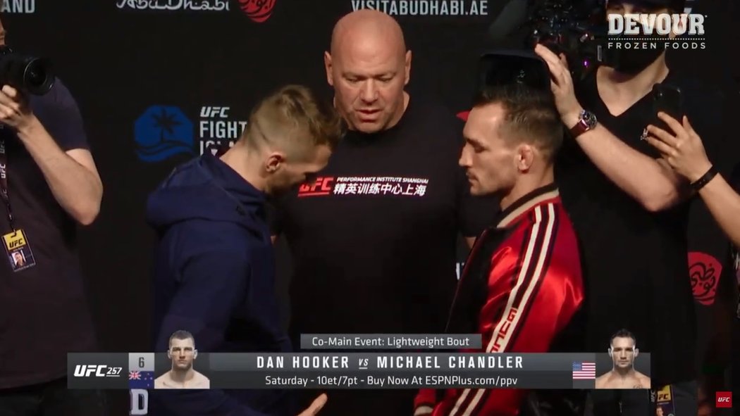 Tváří v tvář: Dan Hooker vs. Michael Chandler.