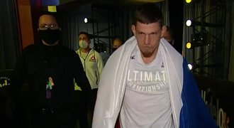 Dvořák po výhře v UFC: Odvezli mě do nemocnice, nemohl jsem chodit