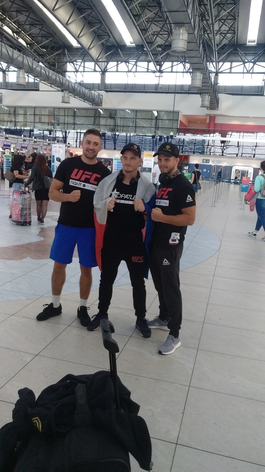 MMA zápasník David Dvořák odletěl se svým týmem na druhý zápas v UFC