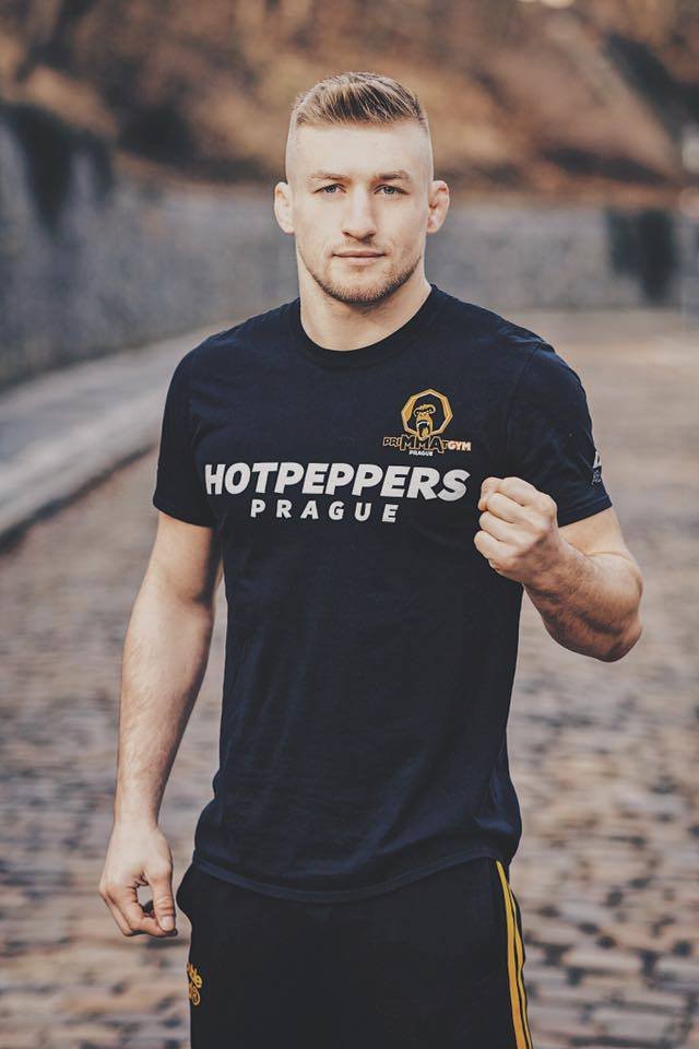 Skvělý český MMA zápasník, šampion Oktagonu, David Kozma