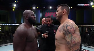 UFC: Bombardér Rozenstruik rozhodl sekundu před koncem prvního kola