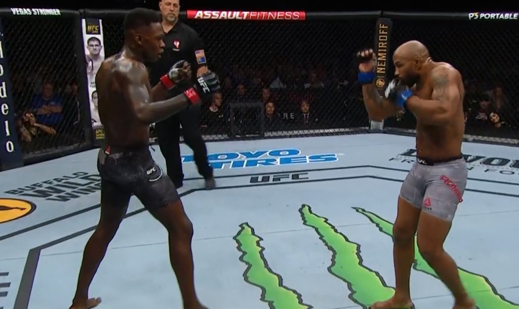 Hlavní zápas turnaje UFC 248: Israel Adesanya vs. Yoel Romero