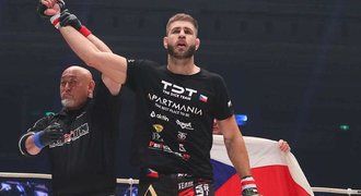 Procházka jde obhajovat titul, v Rizinu se střetne s hříšníkem z UFC