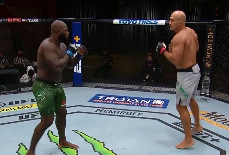 Válka těžkých vah: Junior Dos Santos vs. Jairzinho Rozenstruik